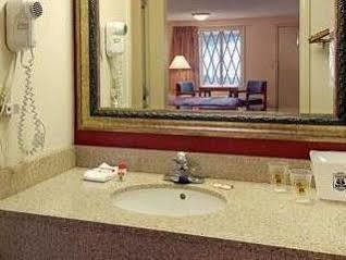 Mayfield Inn كلاريون المظهر الخارجي الصورة